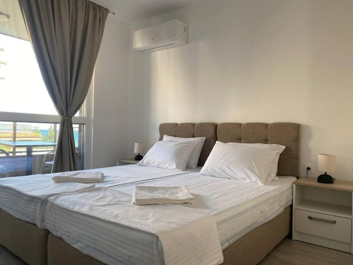 Апартаменти За Гости "Екатерина" Guest Apartments "Ekaterina" Burgas Exteriör bild
