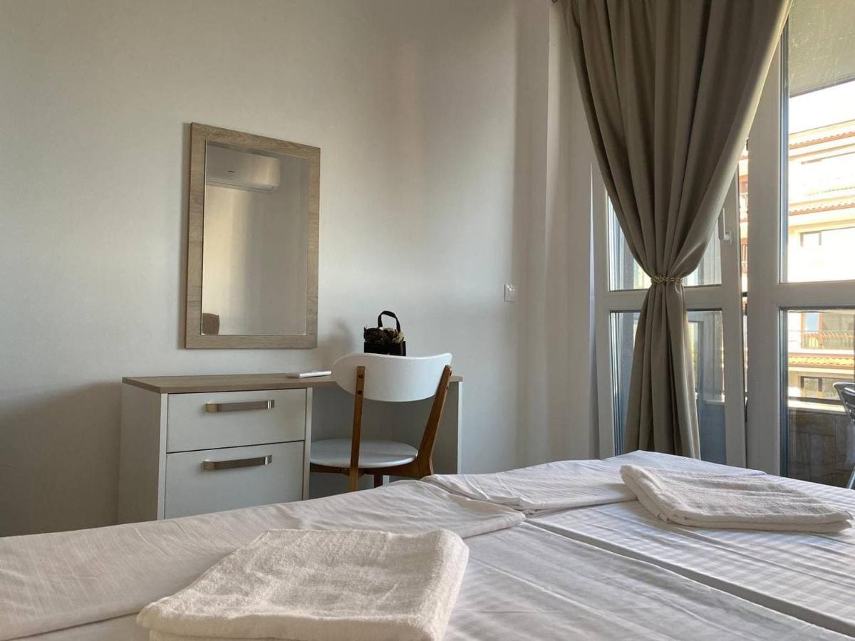 Апартаменти За Гости "Екатерина" Guest Apartments "Ekaterina" Burgas Exteriör bild