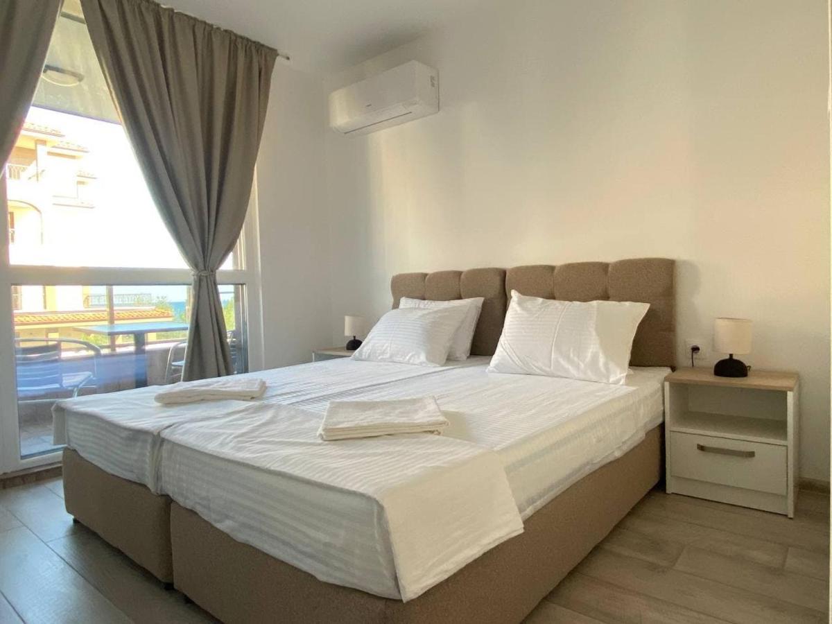 Апартаменти За Гости "Екатерина" Guest Apartments "Ekaterina" Burgas Exteriör bild