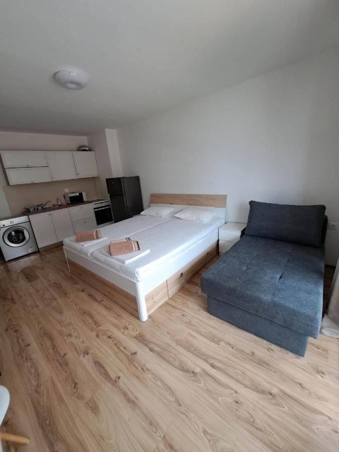 Апартаменти За Гости "Екатерина" Guest Apartments "Ekaterina" Burgas Exteriör bild