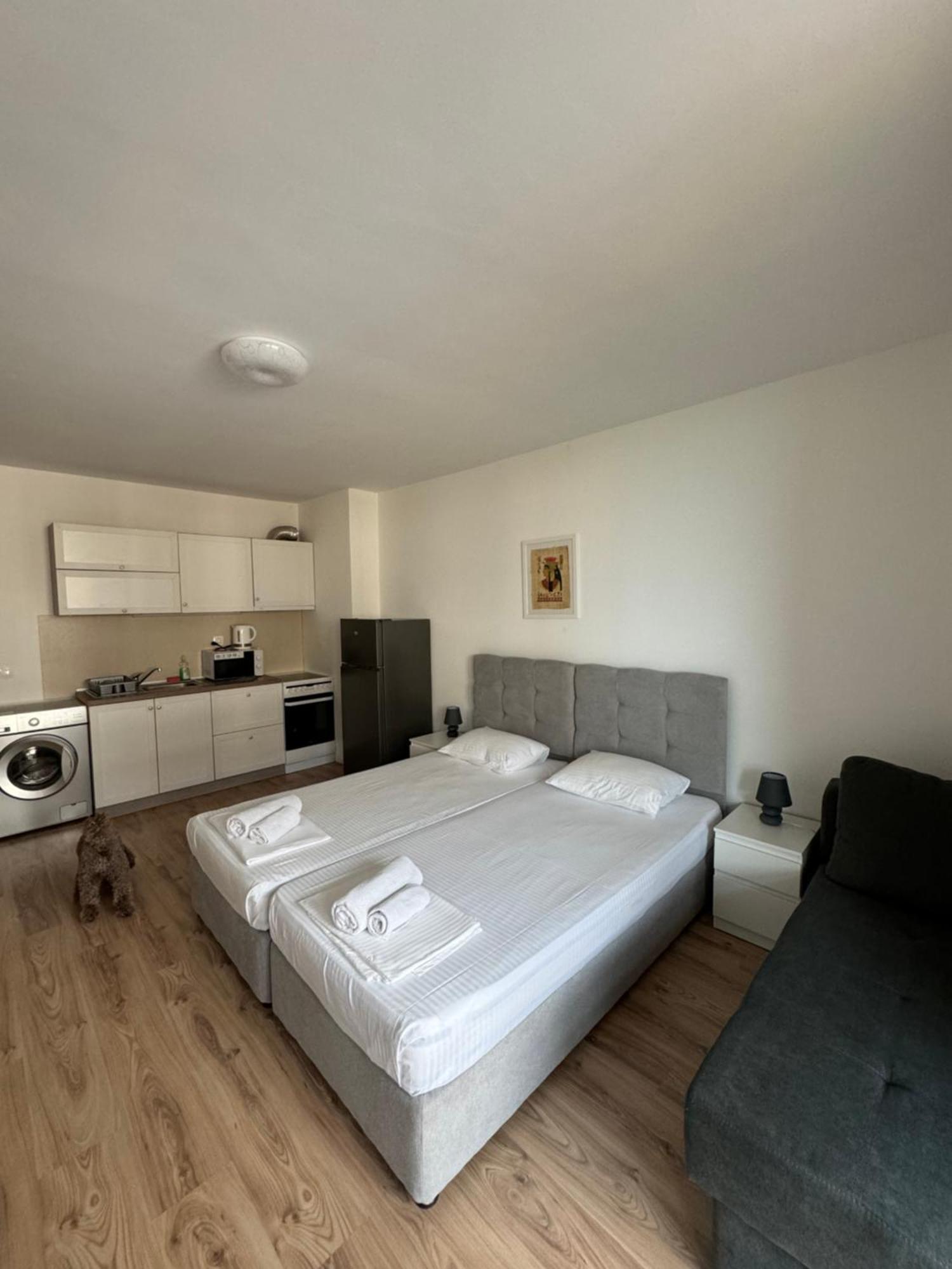 Апартаменти За Гости "Екатерина" Guest Apartments "Ekaterina" Burgas Exteriör bild
