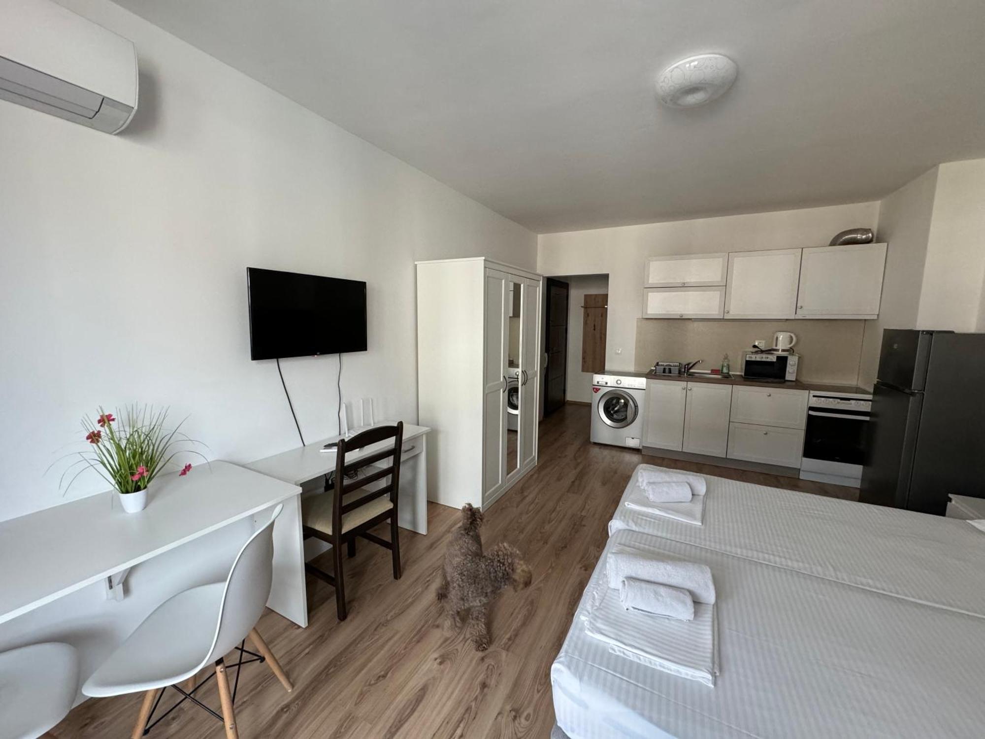Апартаменти За Гости "Екатерина" Guest Apartments "Ekaterina" Burgas Exteriör bild