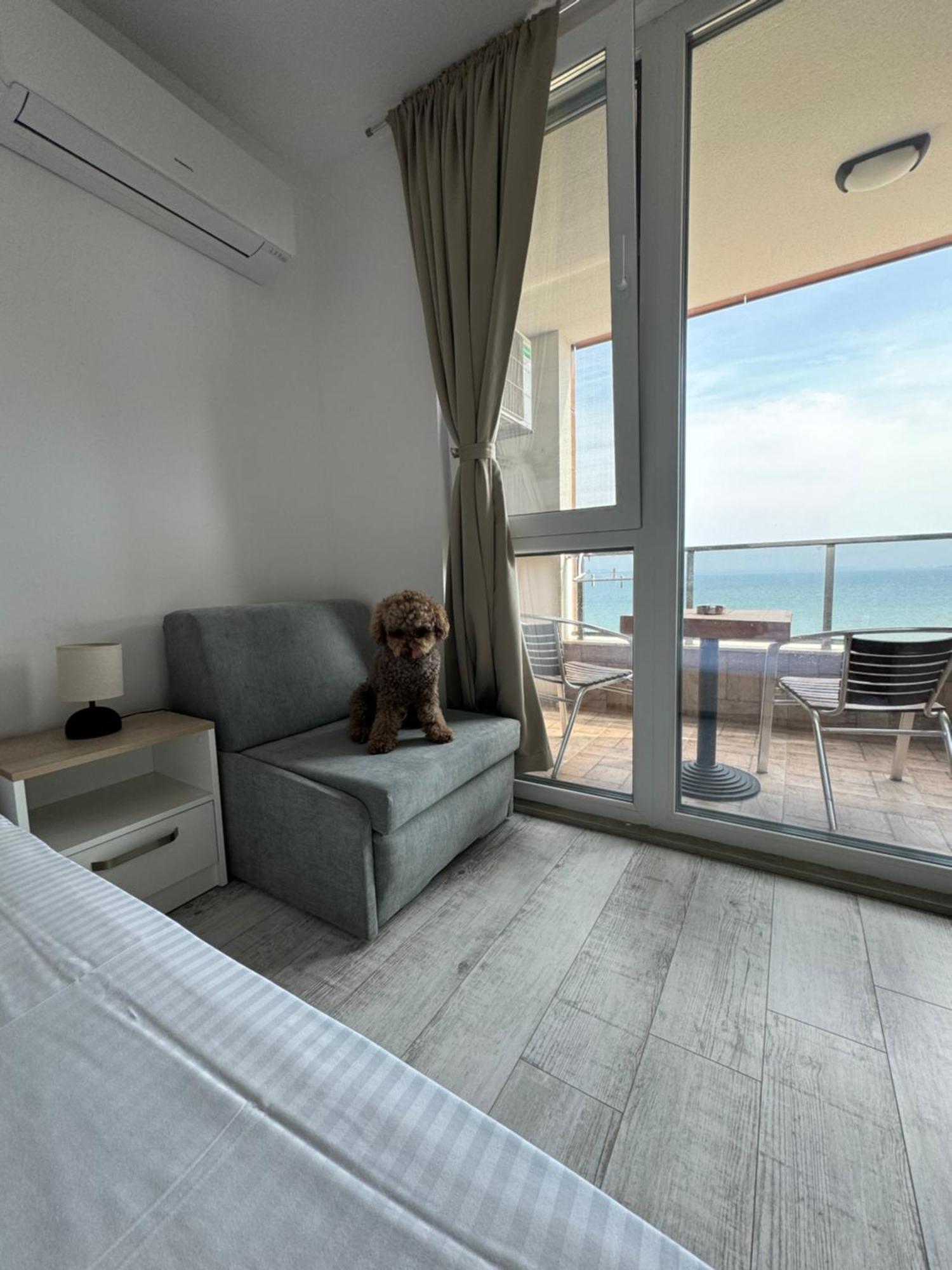 Апартаменти За Гости "Екатерина" Guest Apartments "Ekaterina" Burgas Exteriör bild